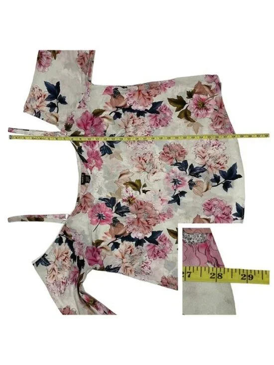 Torrid White Floral Cold Shoulder Top - 0 - Picture 6 of 11